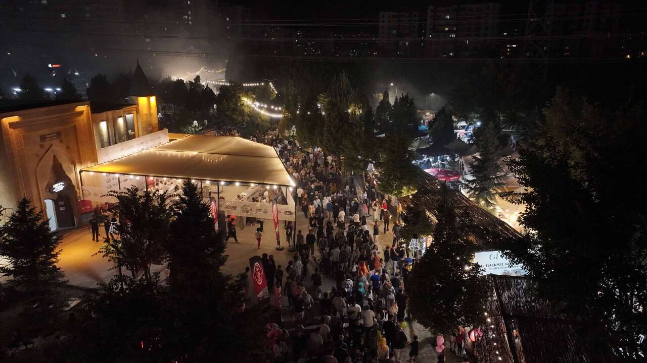 Konya GastroFest’e büyük ilgi! Yüz binlerce kişi lezzet şölenine akın etti 22